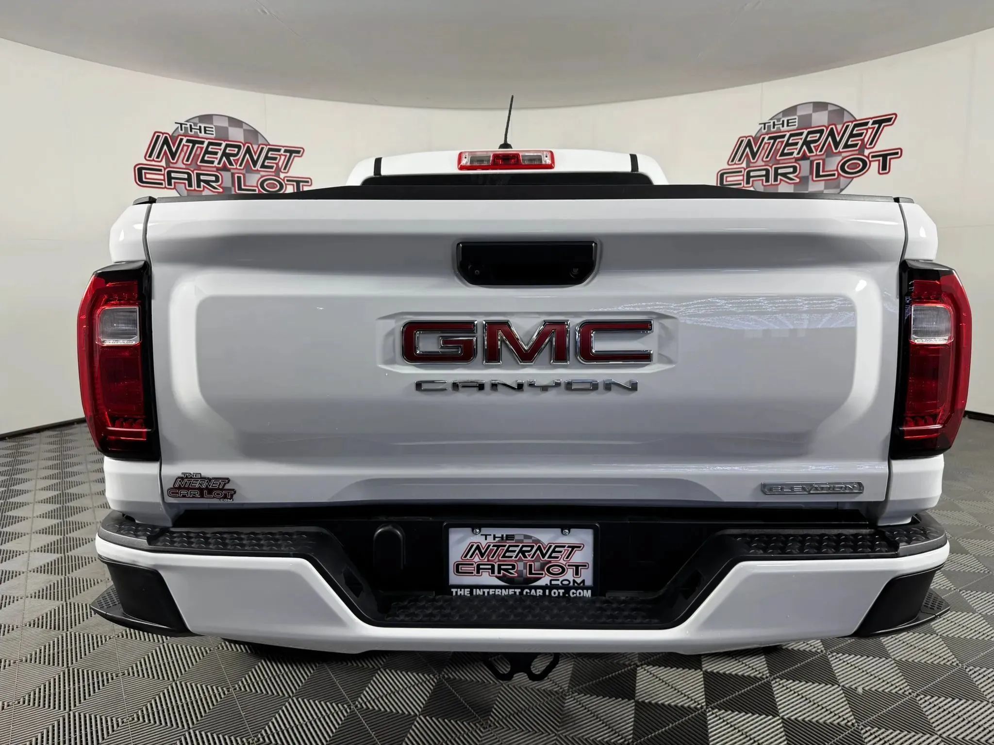 Used 2024 GMC Canyon Elevation w/ Convenience Package AWD/4WD image 4