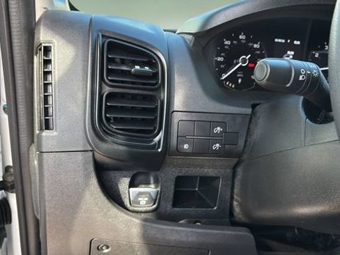 Used 2025 RAM ProMaster 2500 w/ Convenience Group FWD image 20