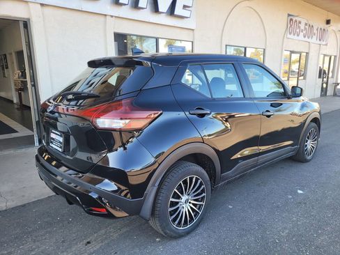 Used 2023 Nissan Kicks S image 3