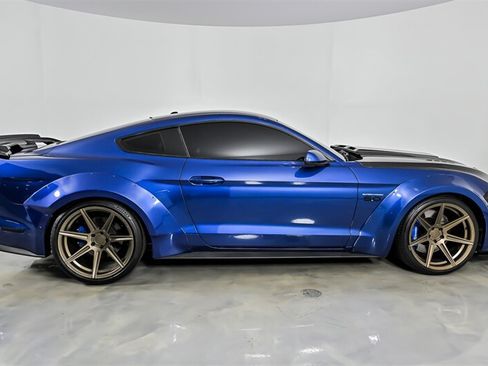 Used 2018 Ford Mustang GT Premium w/ Equipment Group 401A RWD image 10