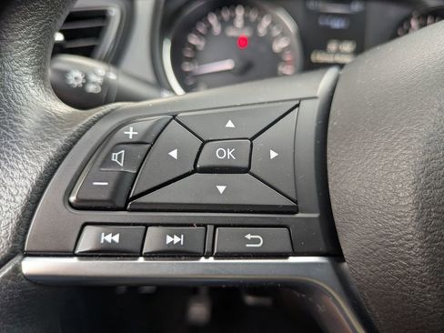 Used 2017 Nissan Rogue S AWD/4WD image 17