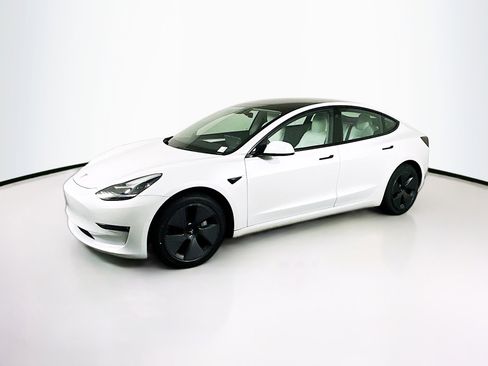 Used 2022 Tesla Model 3 Long Range image 4