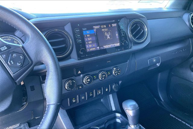 Used 2019 Toyota Tacoma TRD Sport w/ Technology Package AWD/4WD image 6