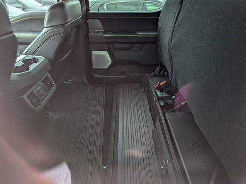 Used 2024 Ford F250 Platinum image 6