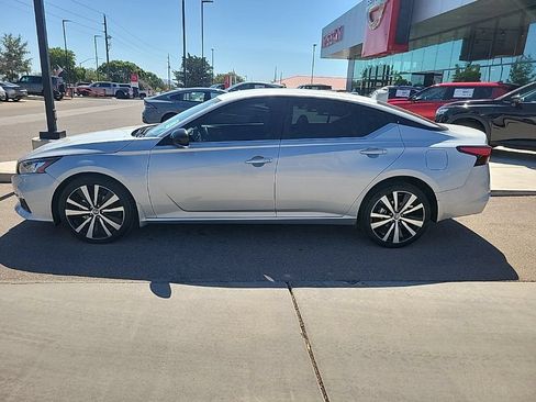 Used 2022 Nissan Altima 2.5 SR AWD/4WD image 4