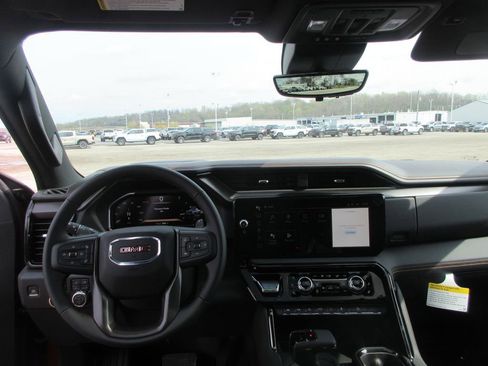 New 2026 GMC Sierra 1500 AT4 w/ AT4 Premium Package AWD/4WD image 17