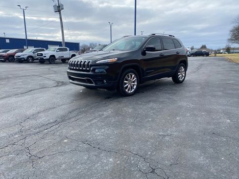 Used 2015 Jeep Cherokee Limited w/ Luxury Group image 3