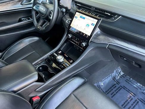 Used 2022 Jeep Grand Cherokee Overland w/ Advanced Protech Group III image 16