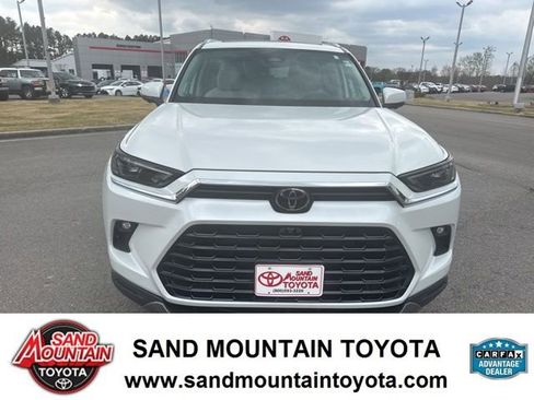 Used 2024 Toyota Grand Highlander Limited image 8