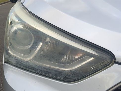 Used 2017 Hyundai Santa Fe Sport image 9