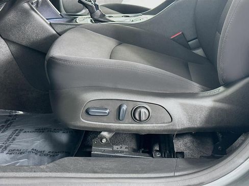 Used 2024 Chevrolet Malibu LT image 24