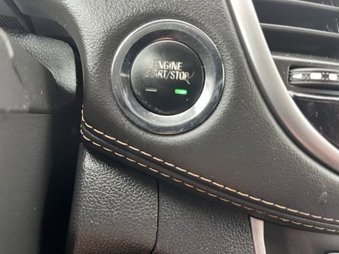 Used 2022 Chevrolet Trax LT w/ LT Convenience Package image 22