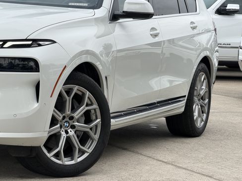 Used 2024 BMW X7 xDrive40i AWD/4WD image 3