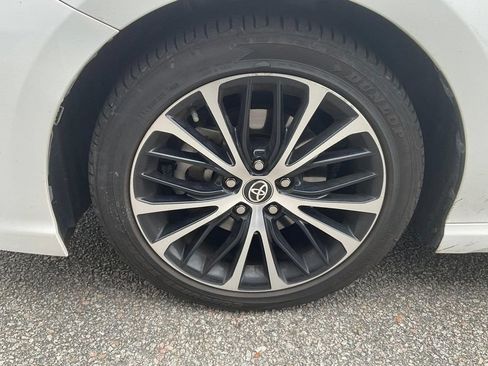Used 2020 Toyota Camry SE FWD image 9