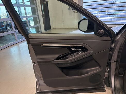 Used 2023 Land Rover Range Rover Evoque R-Dynamic S AWD/4WD image 12