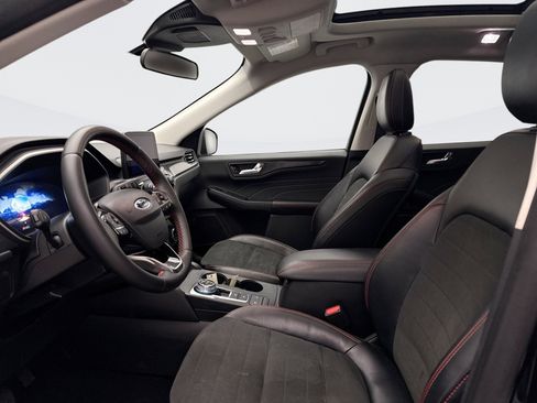 Used 2022 Ford Escape SEL w/ SEL Stealth AWD Package image 9