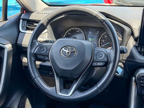 Used 2022 Toyota RAV4 XLE Premium AWD/4WD image 14