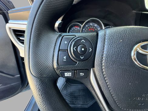 Used 2015 Toyota Corolla LE FWD image 22