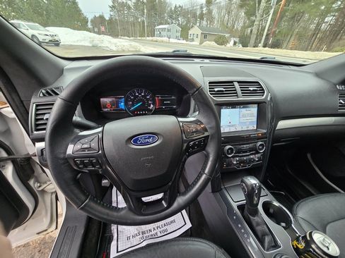 Used 2018 Ford Explorer XLT w/ Equipment Group 202A image 24