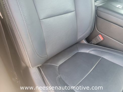 Used 2019 Chevrolet Silverado 1500 High Country w/ Technology Package image 10