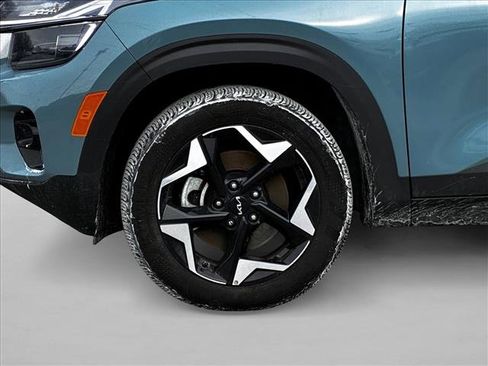 Used 2026 Kia Seltos EX image 10