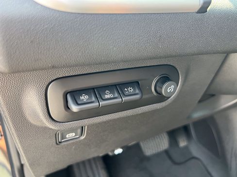 Used 2022 GMC Terrain SLT w/ Tech Package AWD/4WD image 16