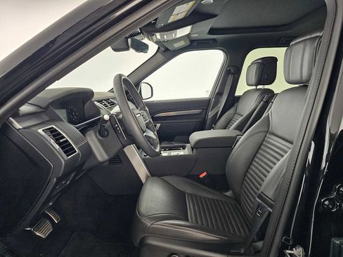 Used 2025 Land Rover Discovery Dynamic SE image 23