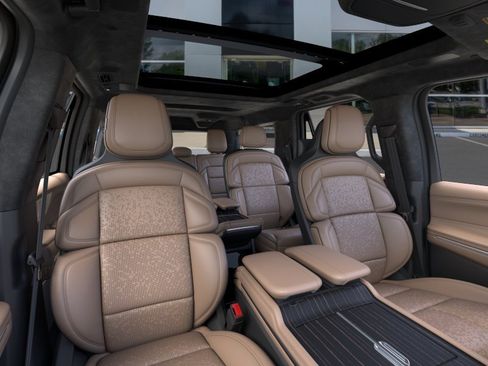 New 2026 Lincoln Navigator L Black Label AWD/4WD image 10