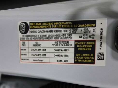 Used 2024 Audi Q4 e-tron Premium Plus image 35