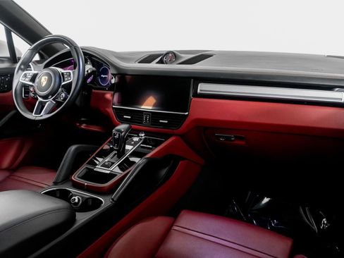 Used 2023 Porsche Cayenne Platinum Edition image 60
