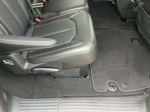 Used 2024 Chrysler Pacifica Touring-L w/ Uconnect Theater Family Group image 22