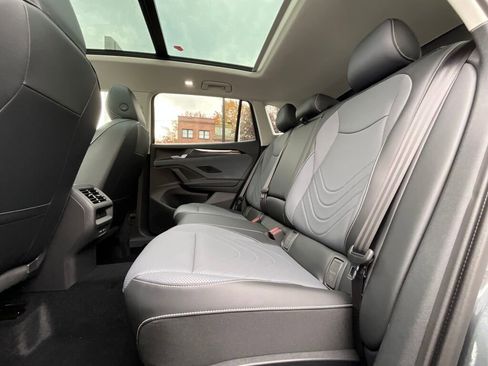 New 2026 Volkswagen Tiguan SE image 13