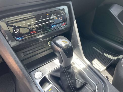 Used 2022 Volkswagen Tiguan SE FWD image 30