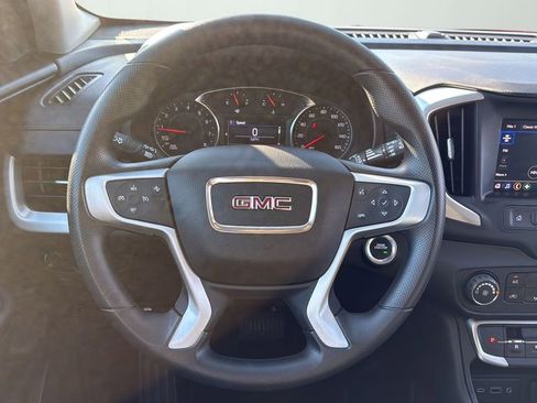 Used 2024 GMC Terrain SLE image 11