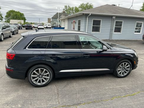 Used 2017 Audi Q7 3.0T Prestige AWD/4WD image 3