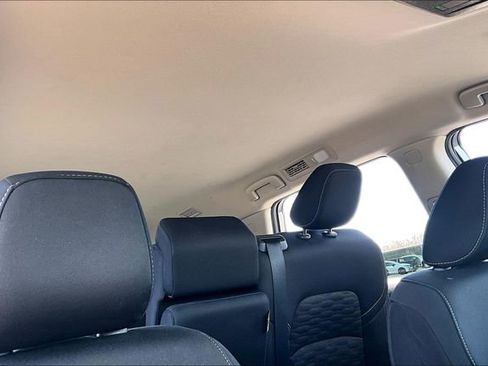 Used 2024 Nissan Pathfinder SV image 27