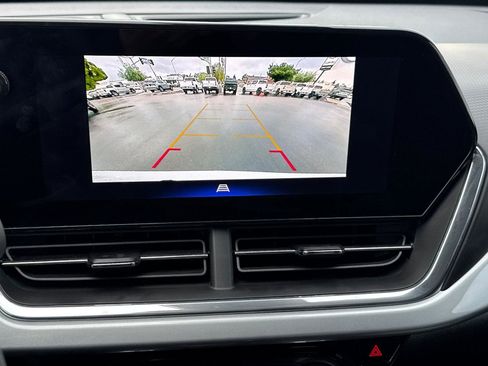 Used 2025 Chevrolet Trax LT image 22