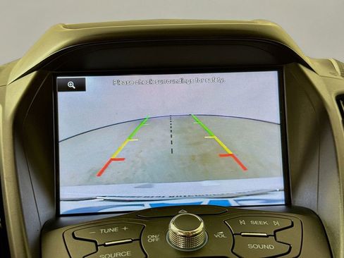 Used 2015 Ford Escape SE w/ Equipment Group 201A FWD image 17