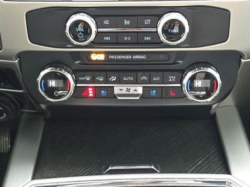 Used 2022 Ford F250 Platinum image 35