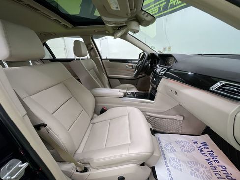 Used 2016 Mercedes-Benz E 350 4MATIC image 29