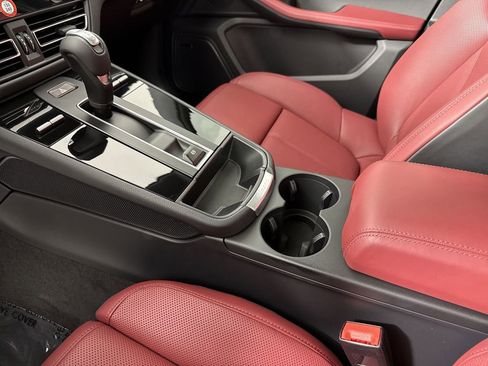 Certified 2026 Porsche Macan Turbo AWD/4WD image 32