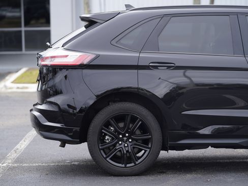 Used 2023 Ford Edge ST-Line image 6