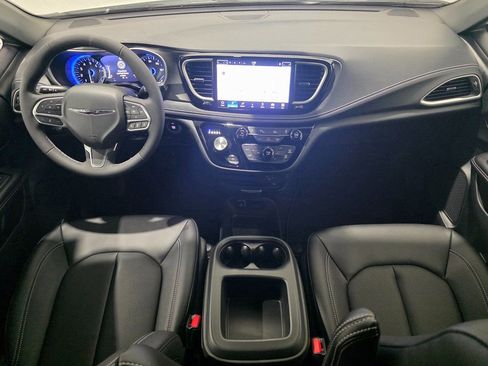 New 2026 Chrysler Pacifica Select image 32
