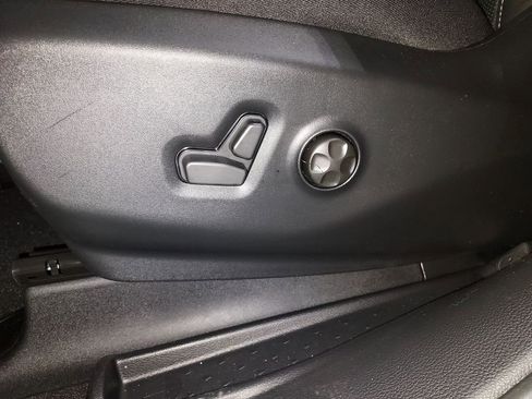 New 2026 Chrysler Pacifica Limited w/ S Appearance Package FWD image 18