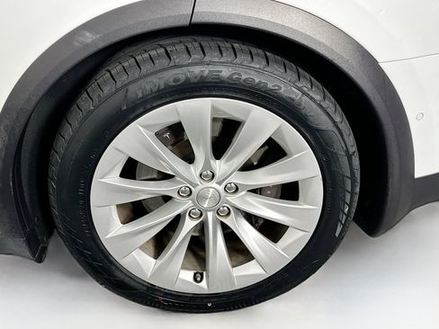 Used 2016 Tesla Model X 90D image 11