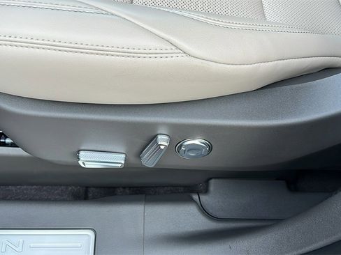 New 2025 Lincoln Nautilus Premier w/ Equipment Group 102A image 20