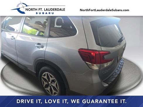 Used 2022 Subaru Forester Premium AWD/4WD image 1
