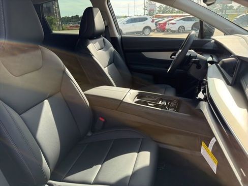 Certified 2025 Nissan Murano SL w/ Cargo Package AWD/4WD image 16