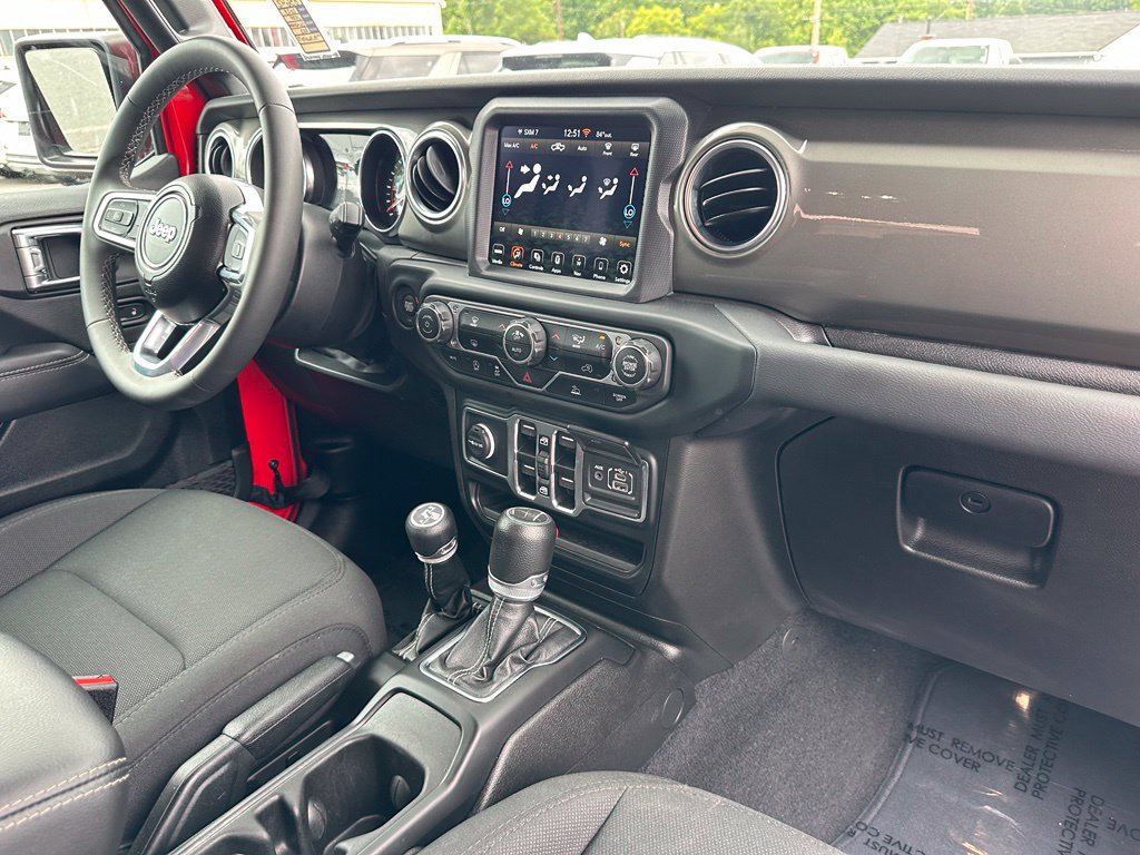 Used 2023 Jeep Gladiator Overland AWD/4WD image 18