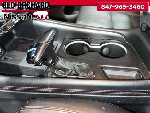 Used 2022 Dodge Durango R/T w/ Blacktop Package AWD/4WD image 17
